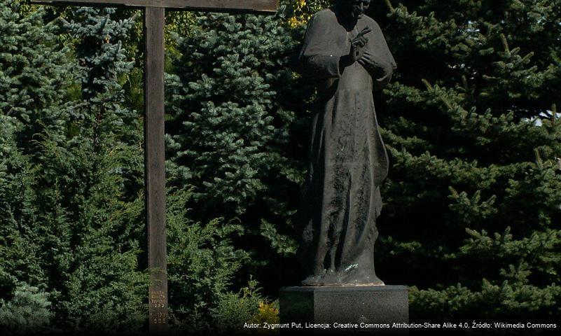 Pomnik Jana Pawła II przed kościołem w Mistrzejowicach (Kraków)