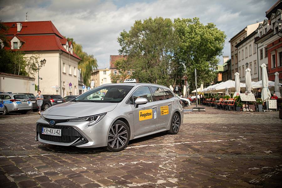 Kierowcy taxi w Krakowie: co warto wiedzieć przed pierwszym przejazdem po mieście