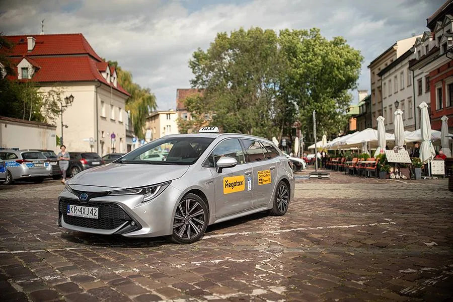 Kierowcy taxi w Krakowie: co warto wiedzieć przed pierwszym przejazdem po mieście
