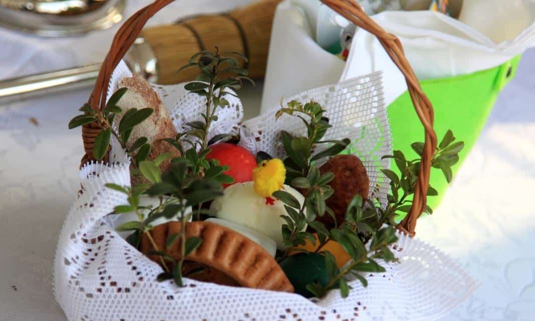 Wielkanoc w Krakowie – Tradycje, Zwyczaje i Radosne Świętowanie