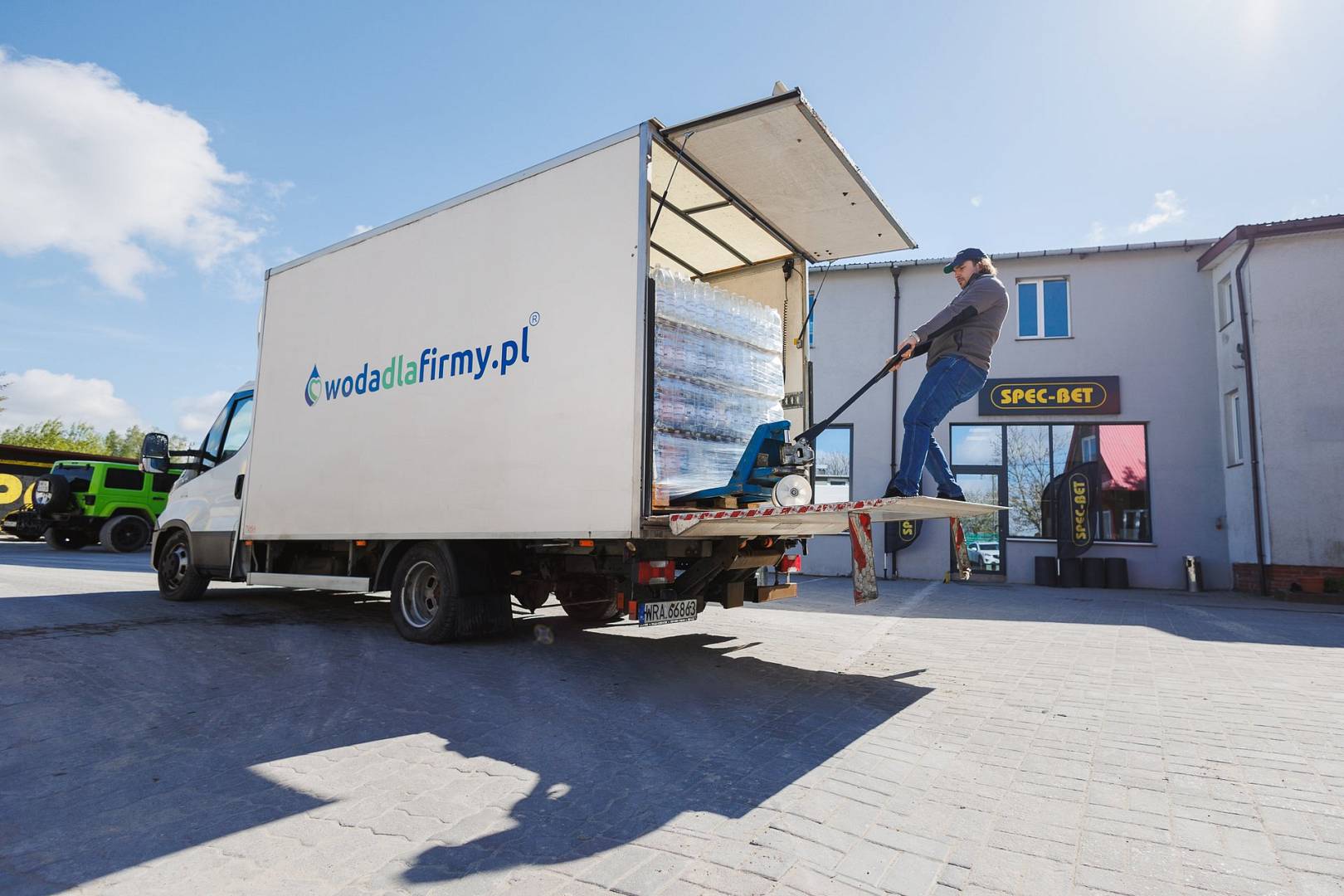 Woda dla pracowników jako realne wsparcie codziennej pracy